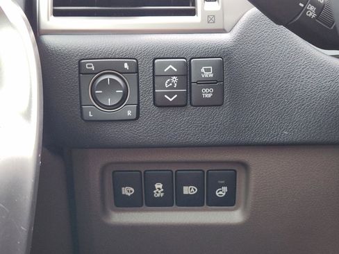 Certified 2023 Lexus GX 460 Luxury w/ Accessory Package AWD/4WD image 18