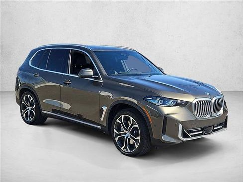 Used 2026 BMW X5 xDrive50e w/ Executive Package AWD/4WD image 3
