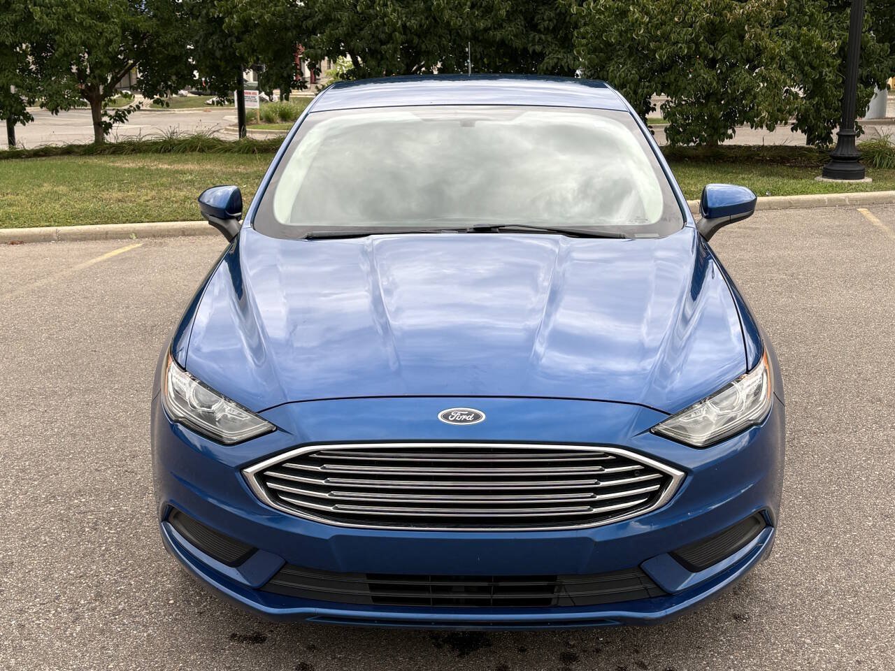 Used 2017 Ford Fusion SE FWD image 5