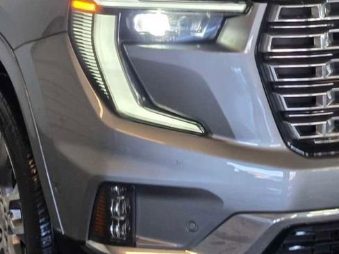 Used 2024 GMC Acadia Denali w/ Super Cruise Package image 2