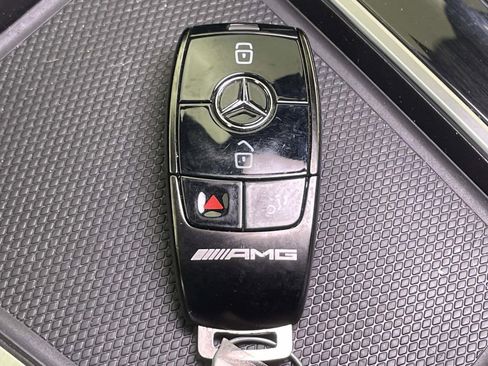 Used 2025 Mercedes-Benz GLB 35 AMG 4MATIC image 43