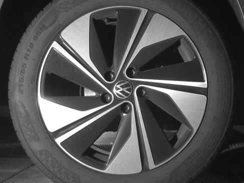 Used 2025 Volkswagen Taos SE image 15