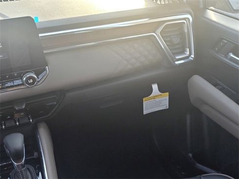 New 2026 GMC Canyon Denali image 18