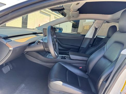 Used 2021 Tesla Model 3 Standard Range Plus RWD image 11