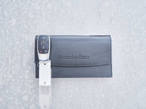 Used 2025 Mercedes-Benz GLB 250 GLB 250 w/ Exclusive Package image 61