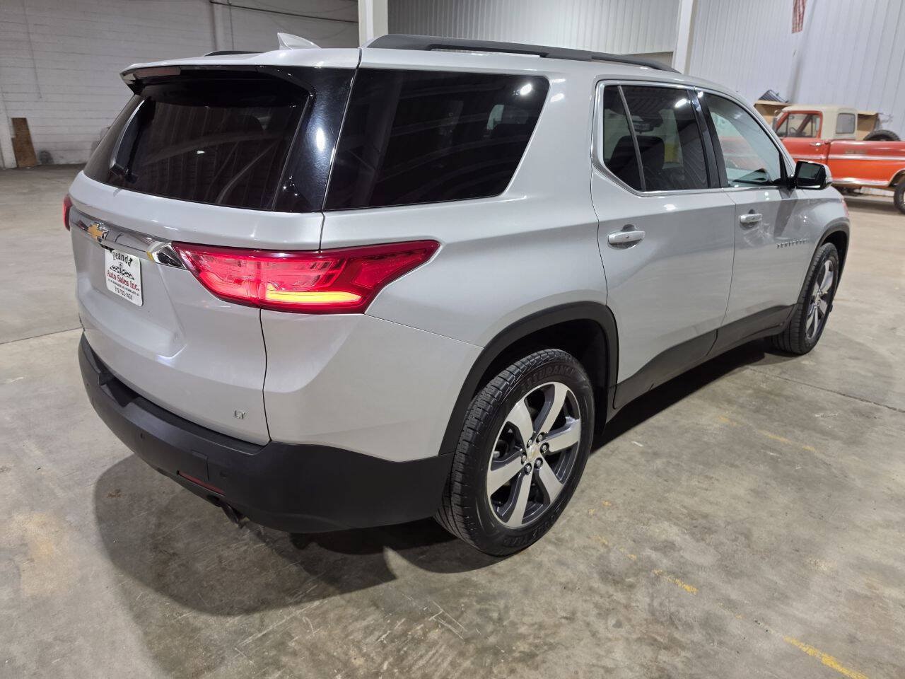 Used 2019 Chevrolet Traverse LT w/ LT Premium Package AWD/4WD image 11