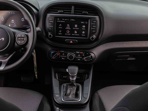 Certified 2025 Kia Soul LX w/ LX Technology Package FWD image 26