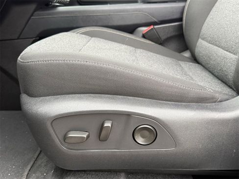 Used 2025 GMC Acadia Elevation image 13