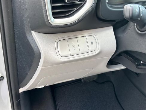 New 2026 Hyundai Venue SEL FWD image 7