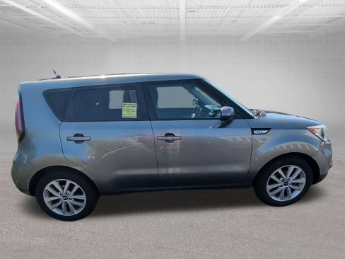 Used 2019 Kia Soul + FWD image 15