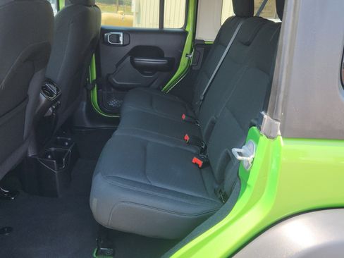 Used 2018 Jeep Wrangler Unlimited Sport S AWD/4WD image 20