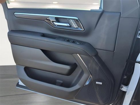 New 2026 Chevrolet Suburban Premier image 15