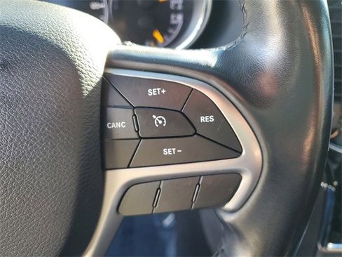 Used 2020 Jeep Grand Cherokee Limited w/ Luxury Group II image 21