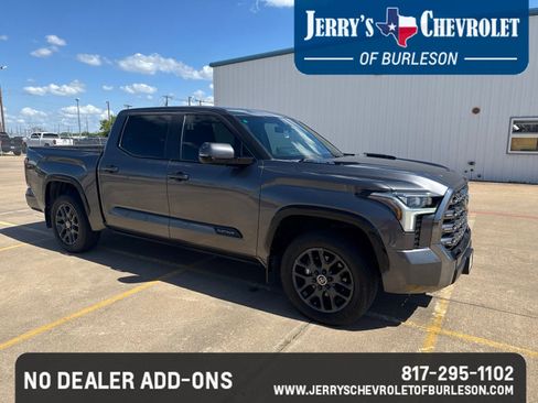Used 2024 Toyota Tundra Platinum AWD/4WD image 4