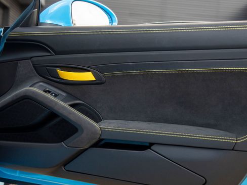 Certified 2021 Porsche 718 Cayman GT4 RWD image 32