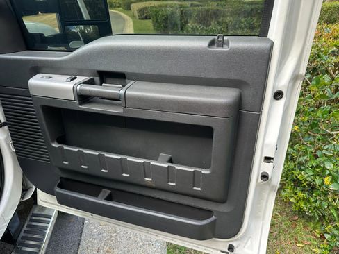 Used 2016 Ford F250 Lariat w/ Chrome Package image 25