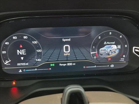 Used 2024 GMC Yukon XL Denali w/ Advanced Technology Package AWD/4WD image 11