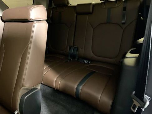 Used 2025 Honda Pilot Elite image 25