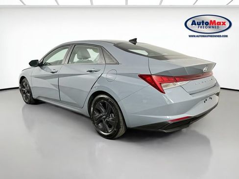 Used 2023 Hyundai Elantra Blue FWD image 5