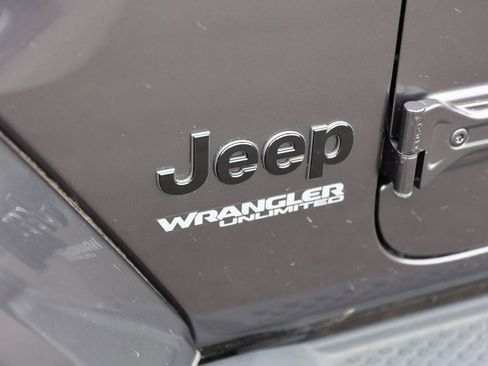 Used 2021 Jeep Wrangler Unlimited Sahara image 10