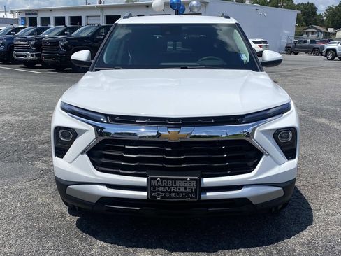 New 2026 Chevrolet TrailBlazer LT w/ Convenience Package FWD image 2