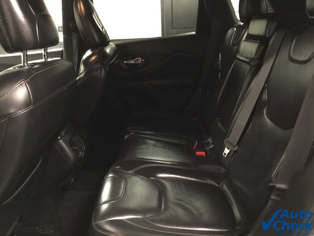 Used 2016 Jeep Cherokee Limited AWD/4WD image 26
