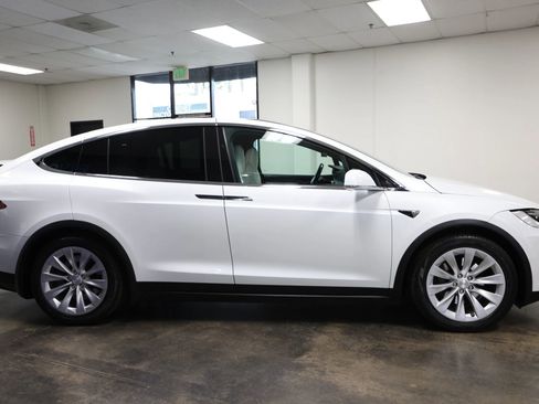 Used 2019 Tesla Model X Long Range AWD/4WD image 8