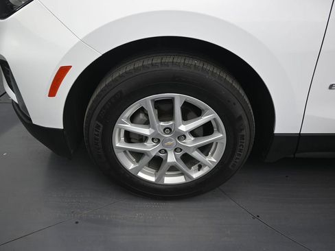 Used 2024 Chevrolet Equinox LT FWD image 9
