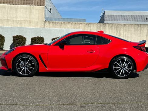 Used 2024 Toyota GR86 image 9