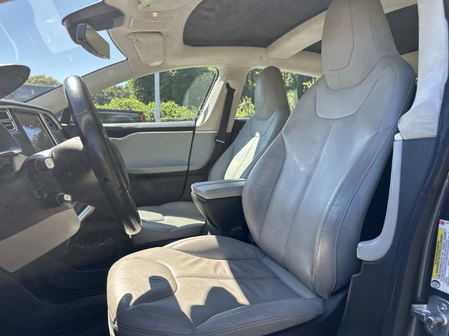 Used 2015 Tesla Model S 70D AWD/4WD image 6