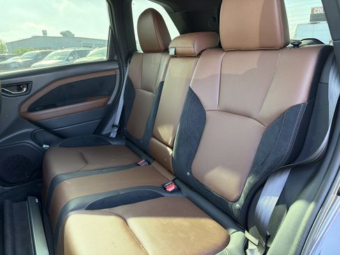 Certified 2025 Subaru Forester Touring AWD/4WD image 11