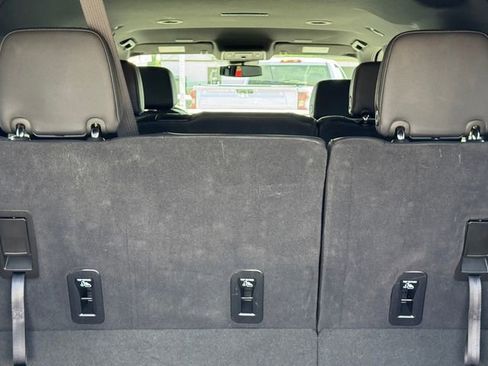 Certified 2025 Chevrolet Suburban Z71 AWD/4WD image 12