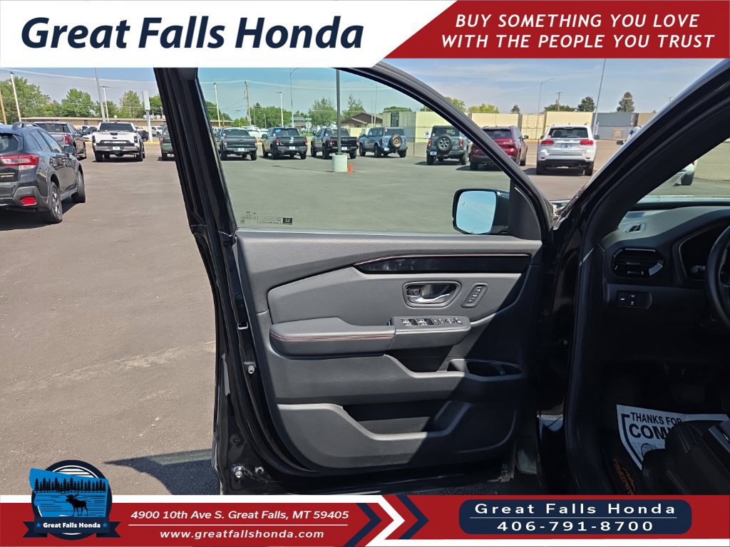 Certified 2025 Honda Pilot TrailSport image 11