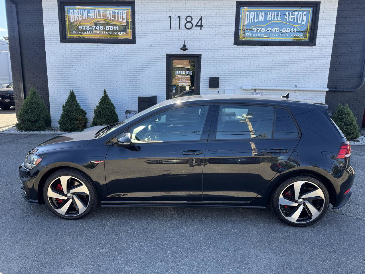 Used 2020 Volkswagen GTI SE FWD image 2