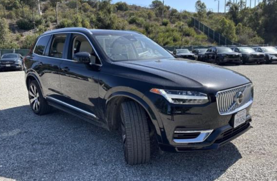 Used 2025 Volvo XC90 T8 Ultra w/ Protection Package AWD/4WD image 6