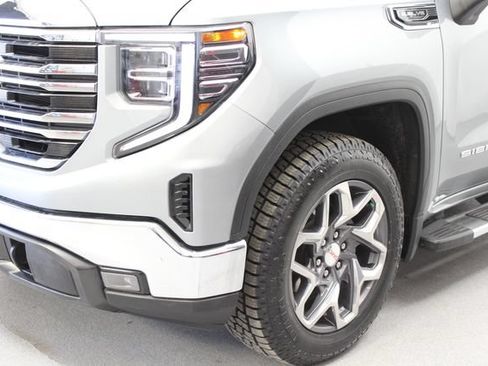 Used 2023 GMC Sierra 1500 SLT w/ SLT Premium Package AWD/4WD image 5