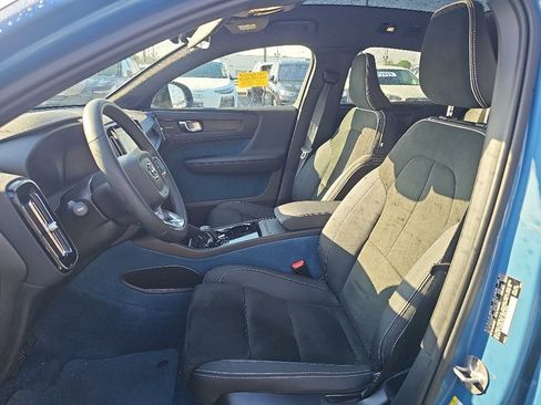 Used 2023 Volvo C40 P8 Recharge Ultimate AWD/4WD image 3