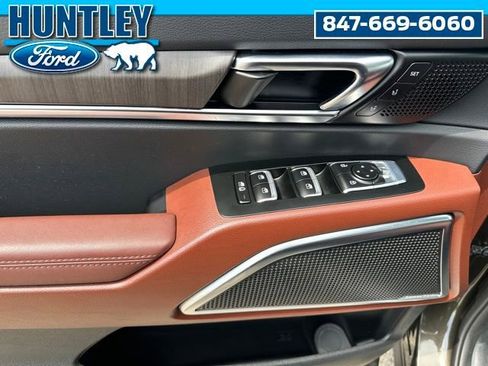 Used 2024 Kia Telluride SX Prestige AWD/4WD image 23