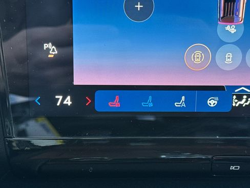 Certified 2025 Lincoln Navigator Black Label image 23