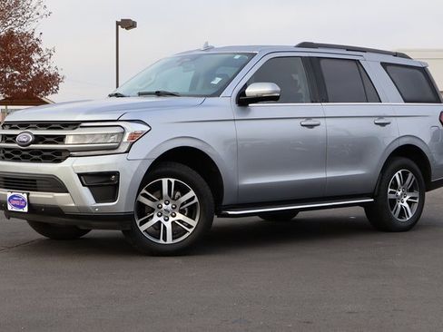 Certified 2023 Ford Expedition XLT image 18