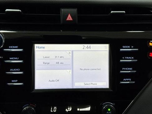 Used 2019 Toyota Camry SE FWD image 18