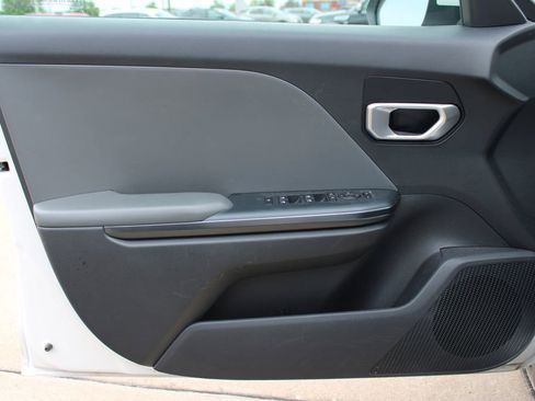 Used 2025 Kia K4 FWD image 31