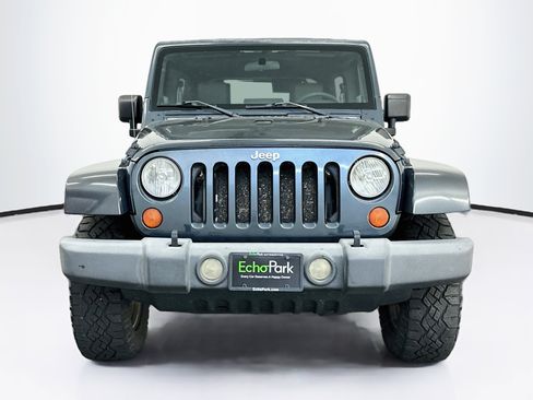 Used 2007 Jeep Wrangler Unlimited Sahara w/ Trailer Tow Group AWD/4WD image 2