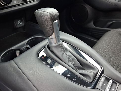 Used 2023 Honda HR-V LX image 18