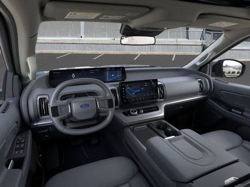 New 2025 Ford Expedition Max Active image 9