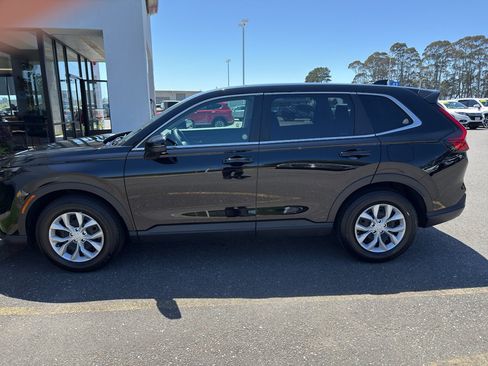 Used 2025 Honda CR-V LX image 2