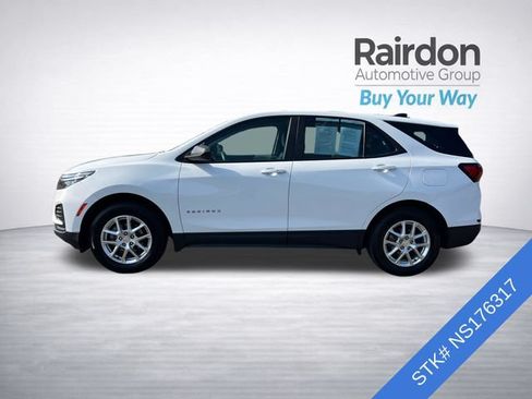 Used 2022 Chevrolet Equinox LS w/ Driver Confidence II Package AWD/4WD image 4