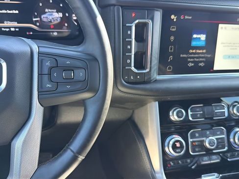 Used 2023 GMC Yukon XL Denali image 14