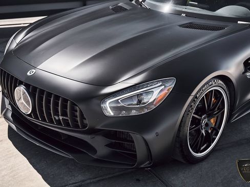 Used 2018 Mercedes-Benz AMG GT R image 4