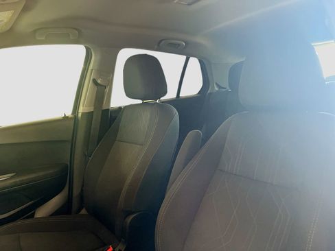 Used 2019 Chevrolet Trax LT FWD image 19